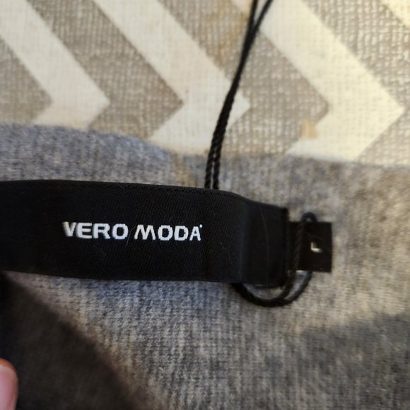 Grey Skirt - Picture 2 of 5